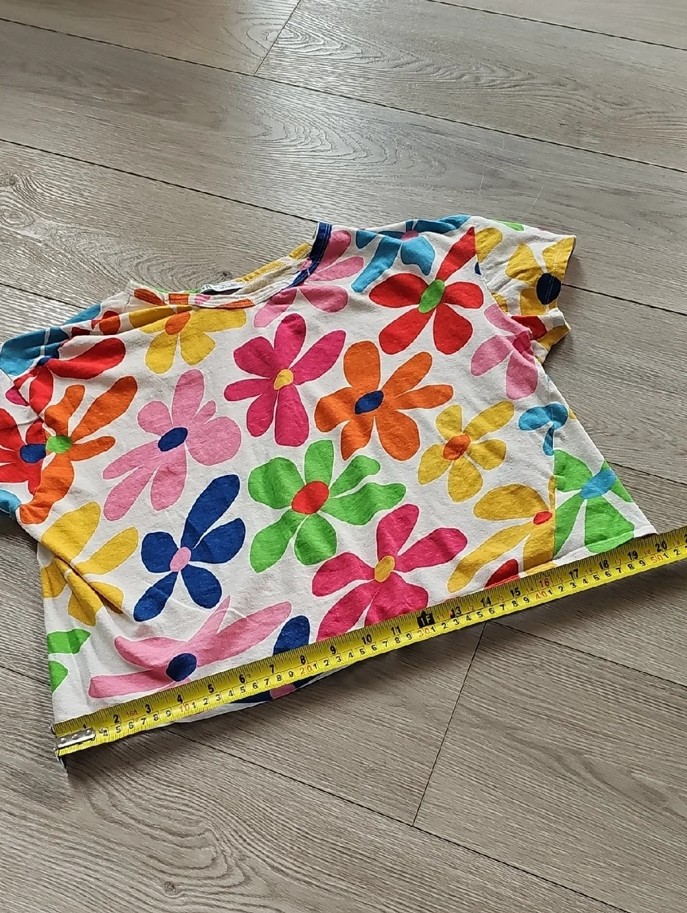 Zara Bright Floral Diagonal Seam Boxy Cropped Tee, Small - Picture 11 of 11